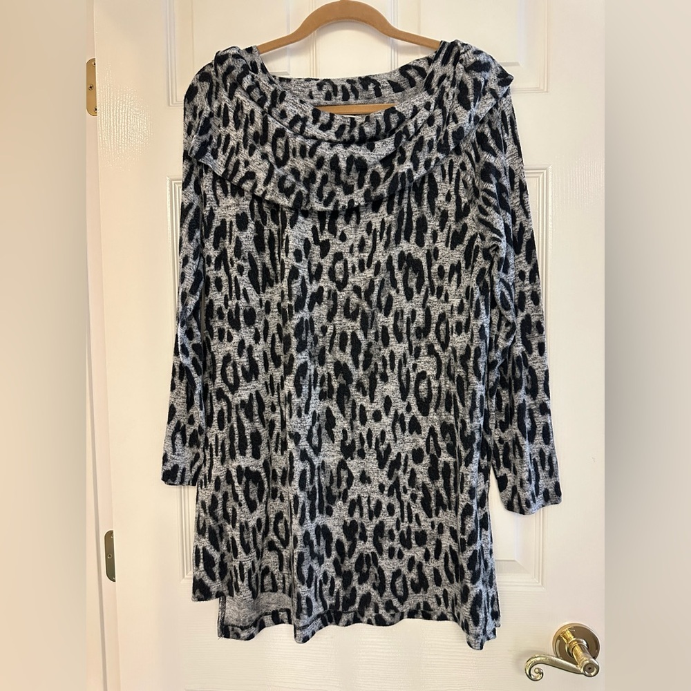 Chico’s Athleisure Tunic Top – Gray & Black Animal Print - Size 12